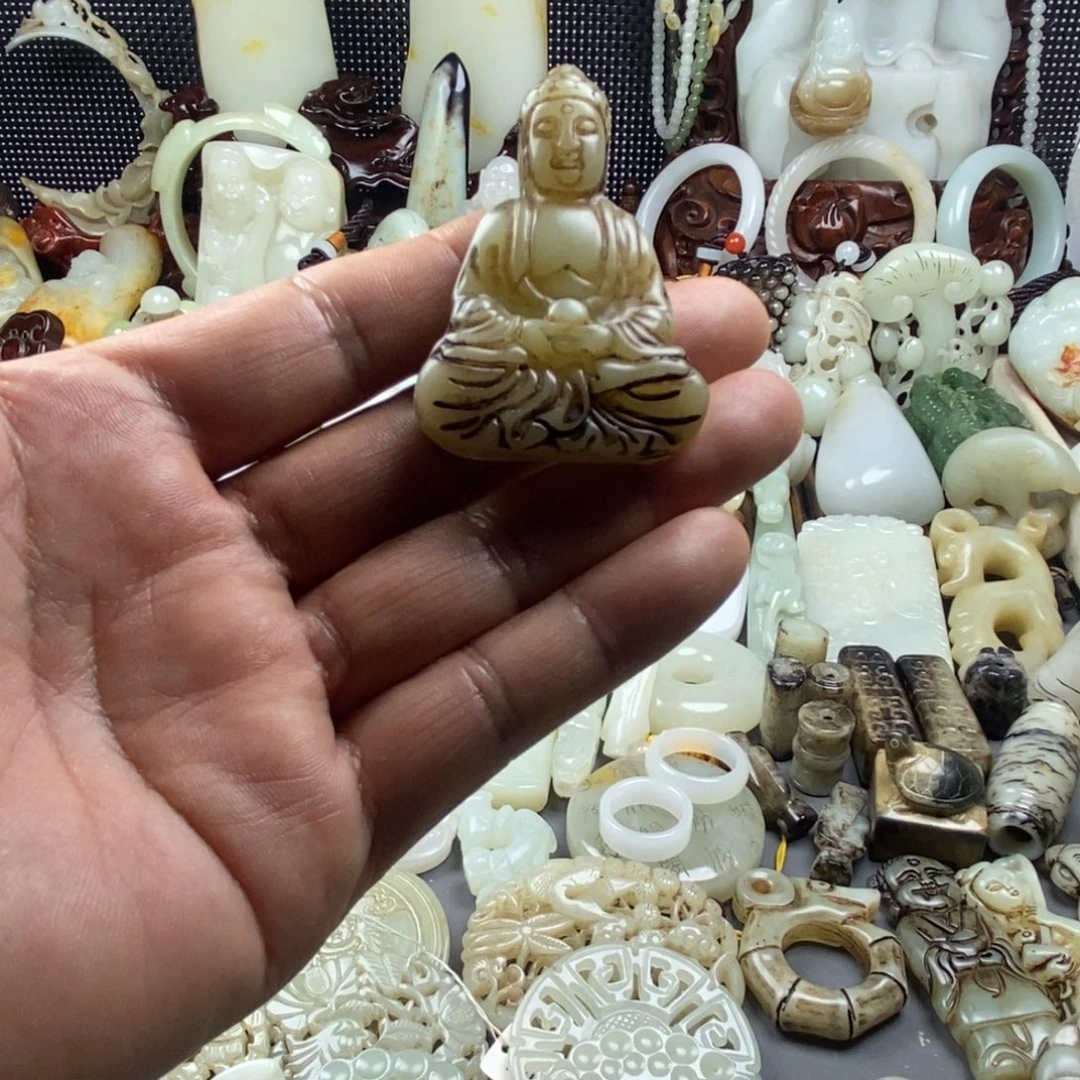 金***芳和田玉（糖玉）未镶嵌颈饰