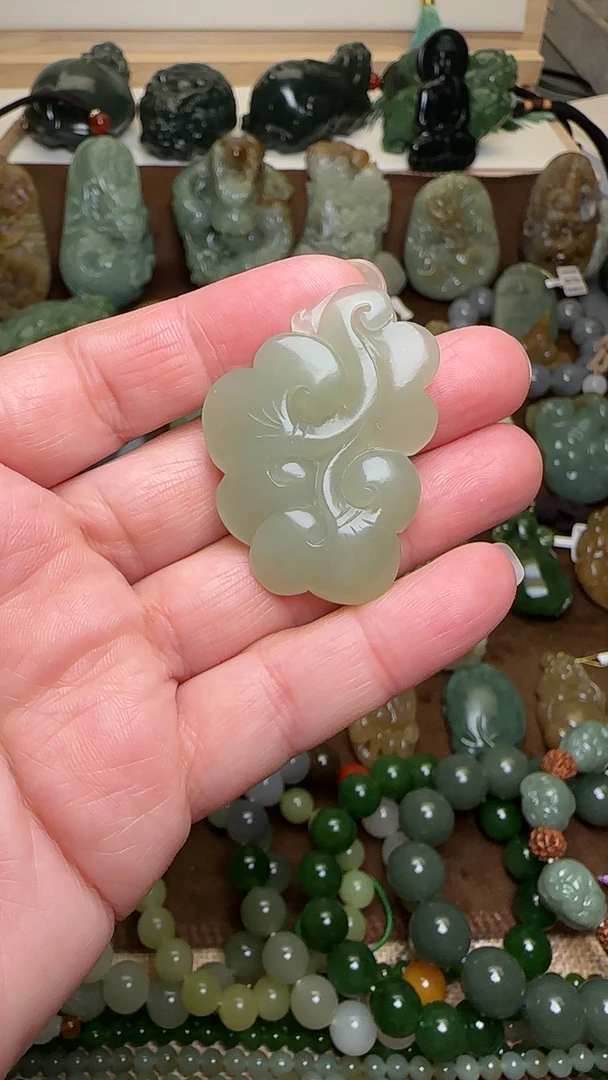 和田玉玉如意吊坠