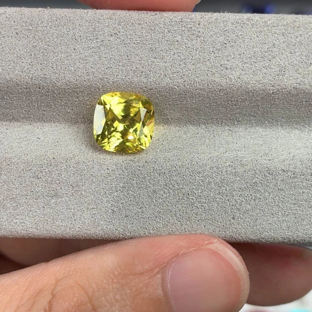 杰***提裸石合成（培育）蓝宝石4.61ct
