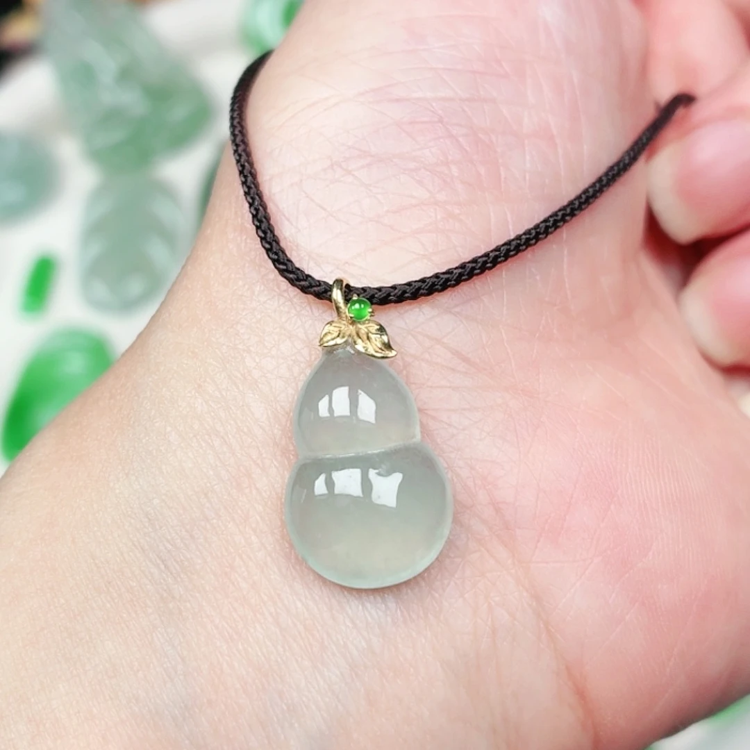 翡翠18K金镶嵌颈饰缅甸天然A货翡翠