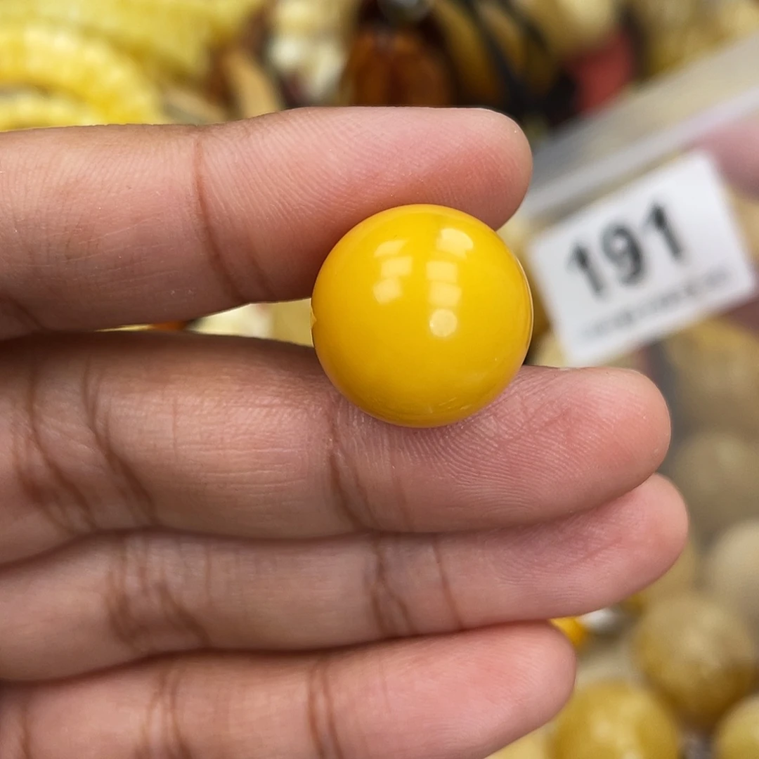 蜜蜡未镶嵌珠宝奇石17