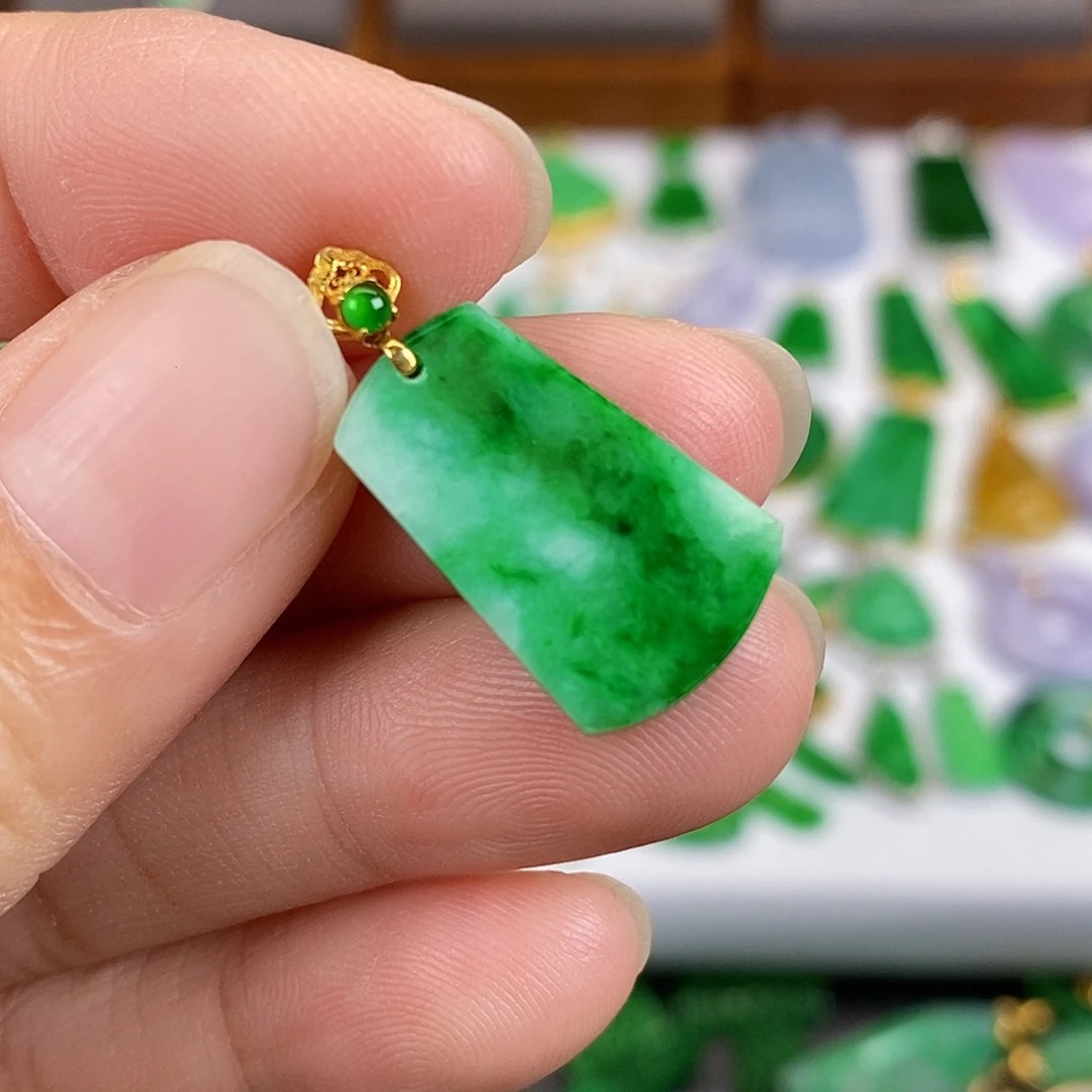 吊坠(不含链)18K金镶嵌翡翠