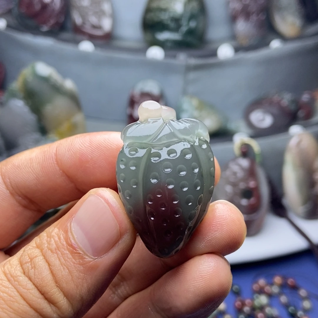 荔****玛瑙/玉髓未镶嵌颈饰