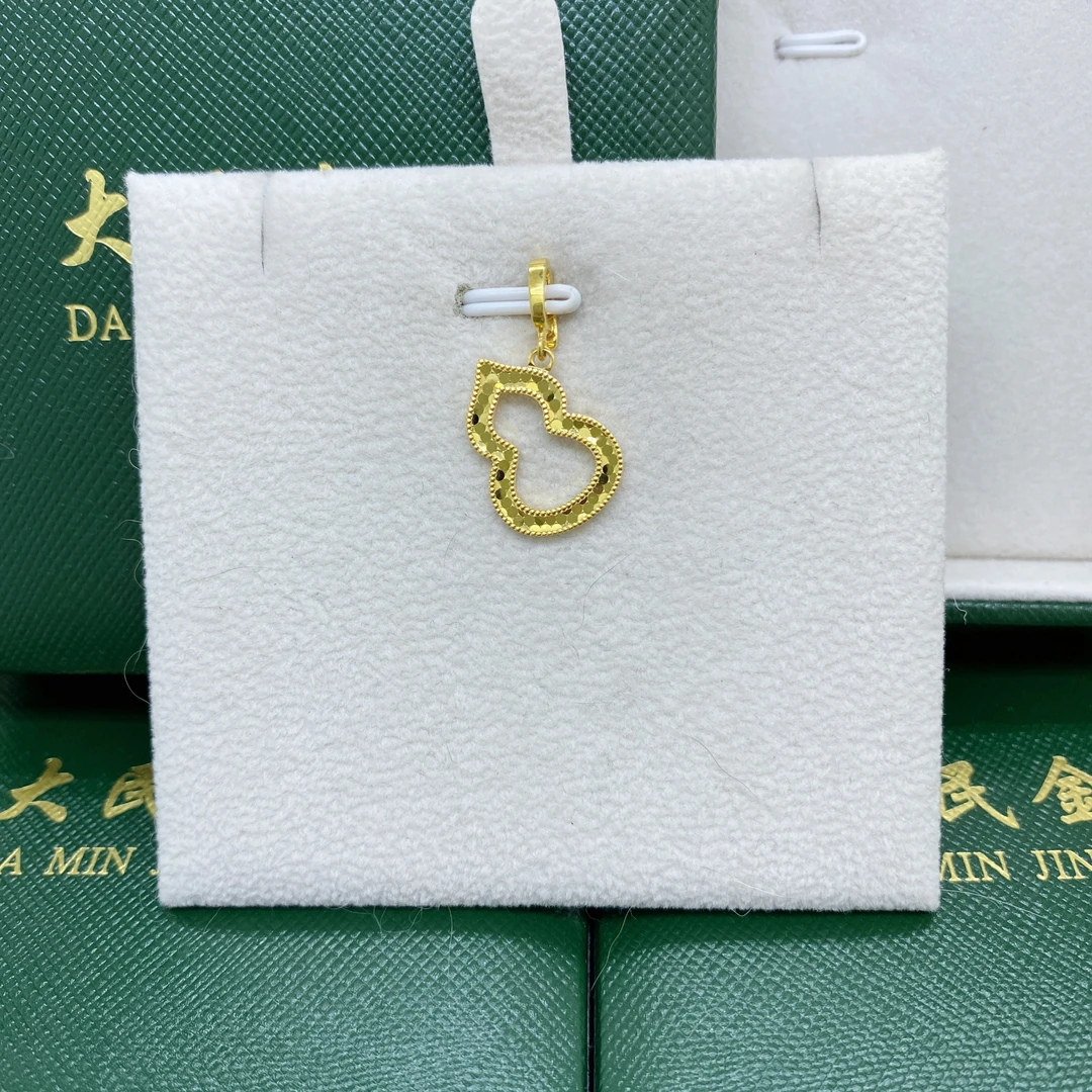 #7497黄18K金Au750精品立体旋转葫芦吊坠时尚精致素款
