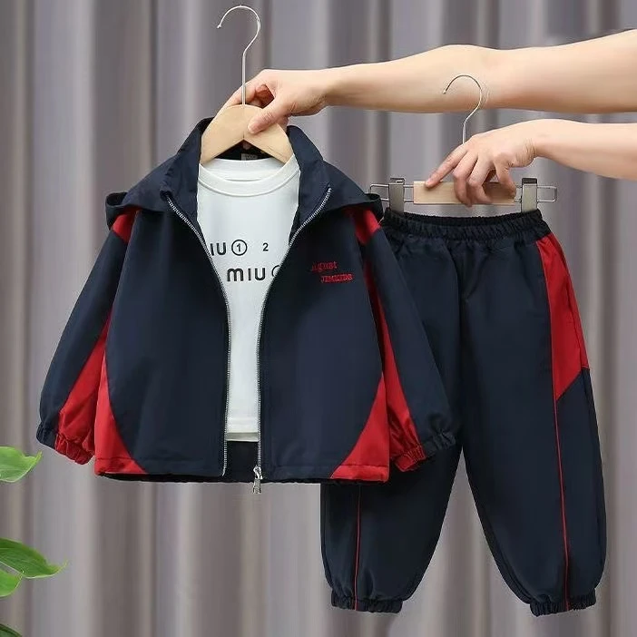 男童春秋款套装2025新款儿童休闲痞帅冲锋衣中小童长袖春秋季套装