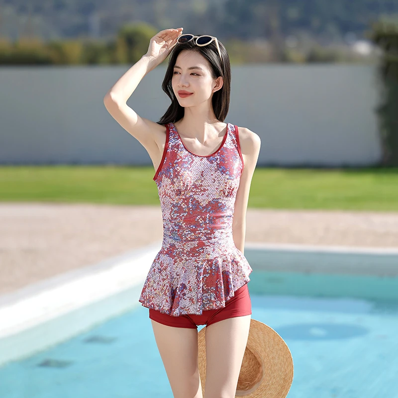 泳衣女款2025新款高级感连体平角泳衣大码胖mm竞速保守游泳馆专用