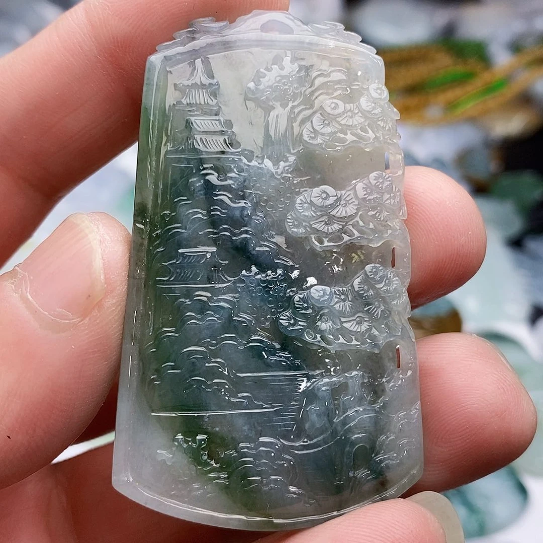 翡翠颈饰未镶嵌山水