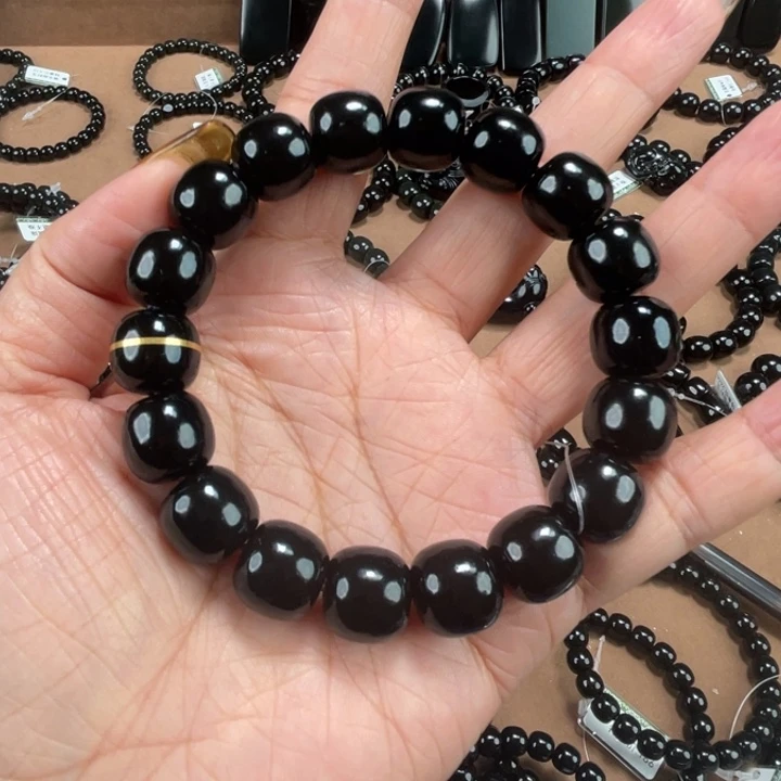 张***媒和田玉未镶嵌手链