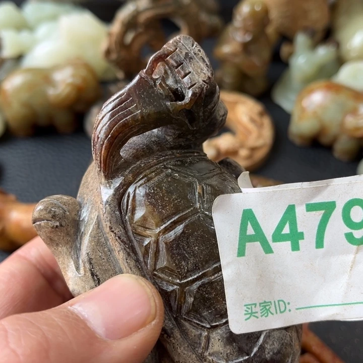 和田玉颈饰未镶嵌山**家