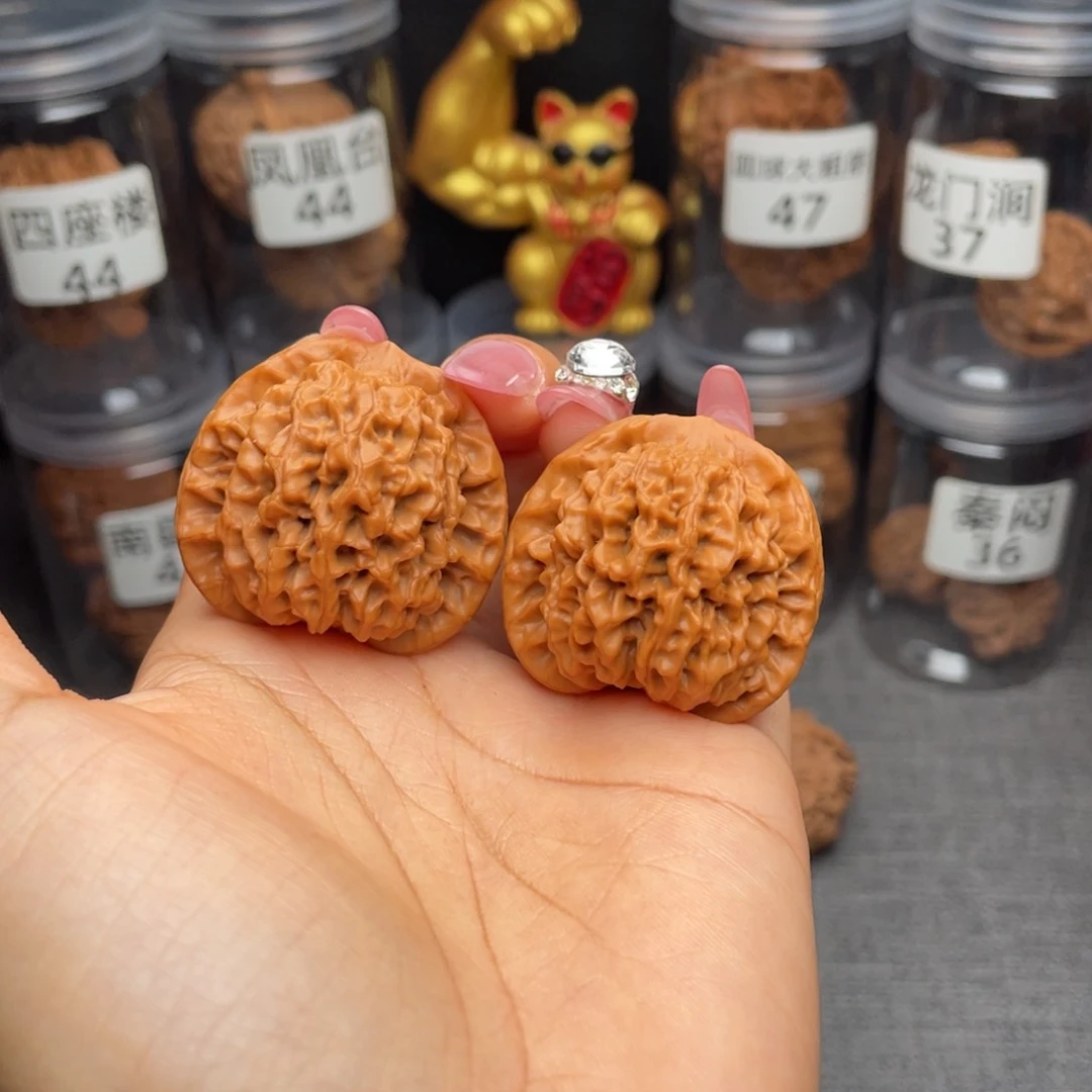 文玩核桃把件小*秦闷