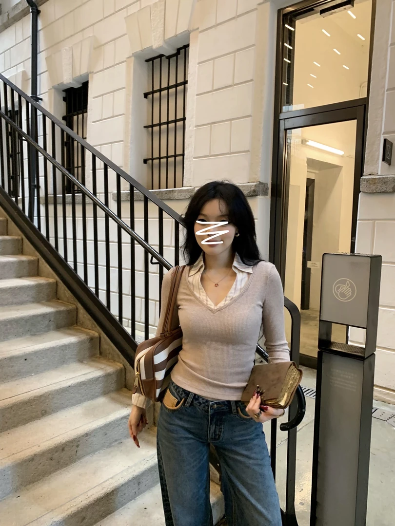 【米妮】“高智女孩”桃心领拼接假两件收腰上衣