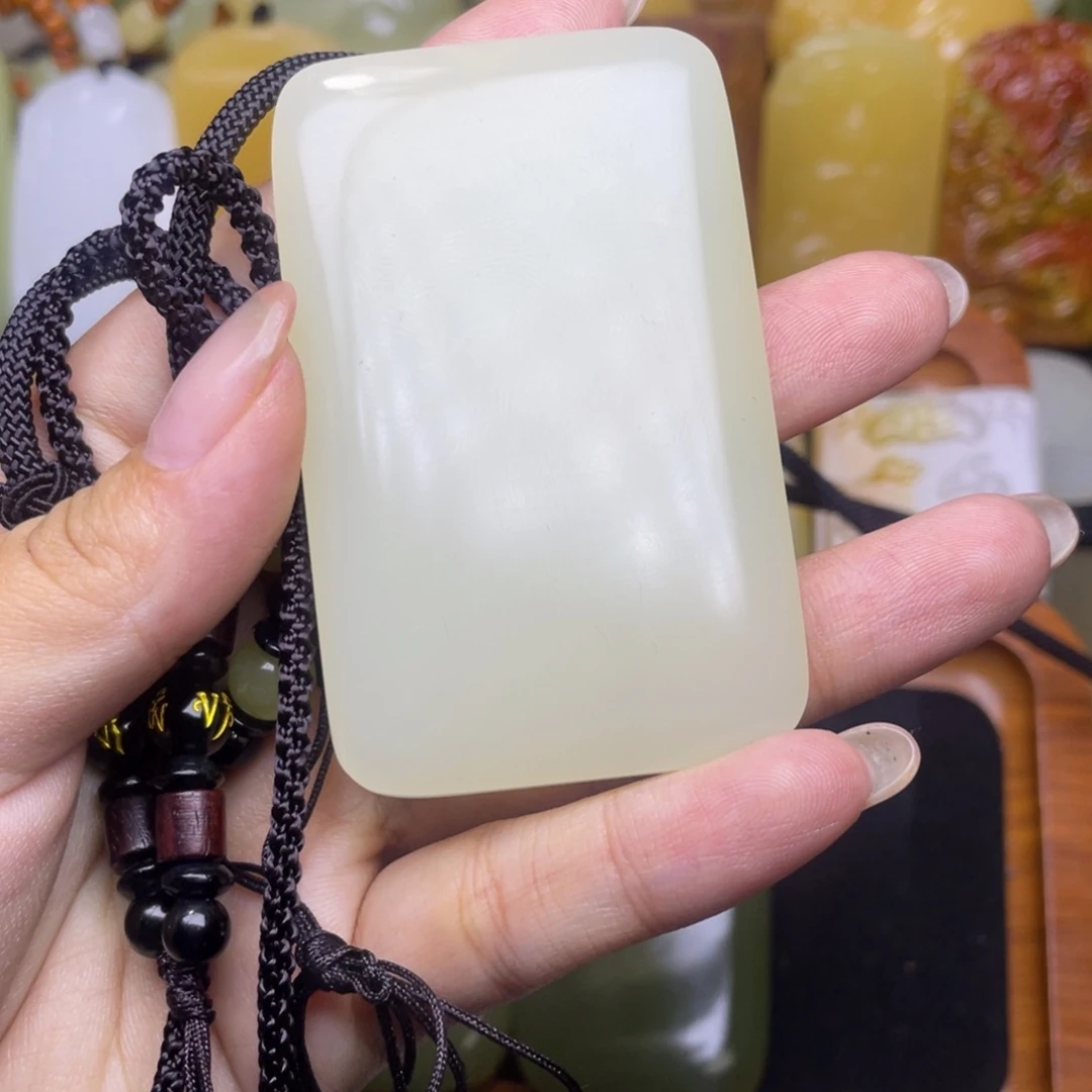 龙****下昆仑山料无事牌吊坠