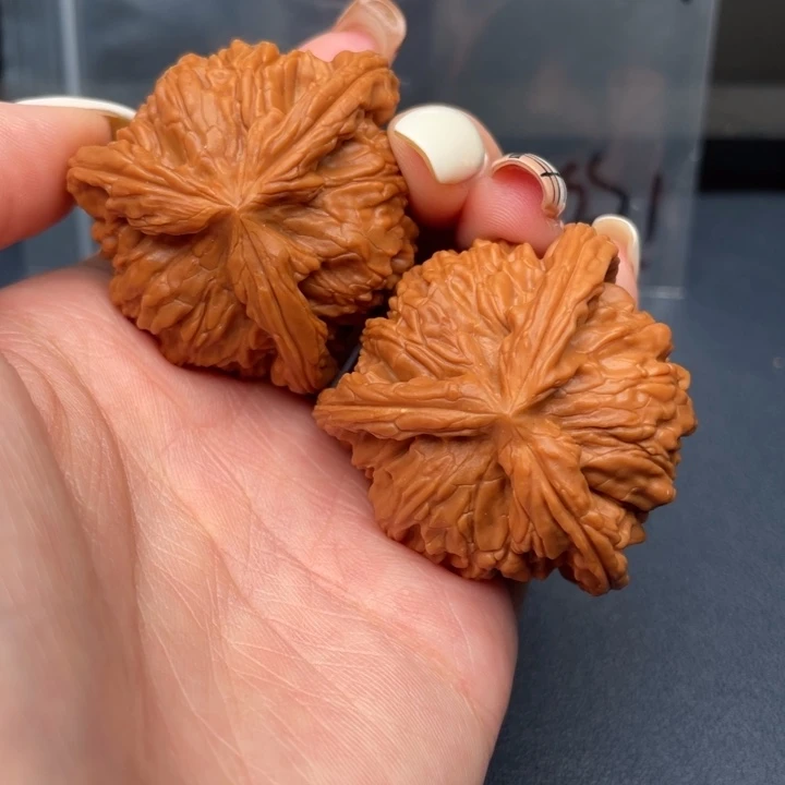 记***忆文玩核桃吊坠白狮子