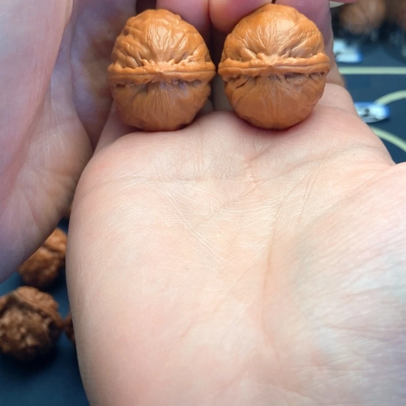 【闪购商品】文玩核桃吊坠海豚