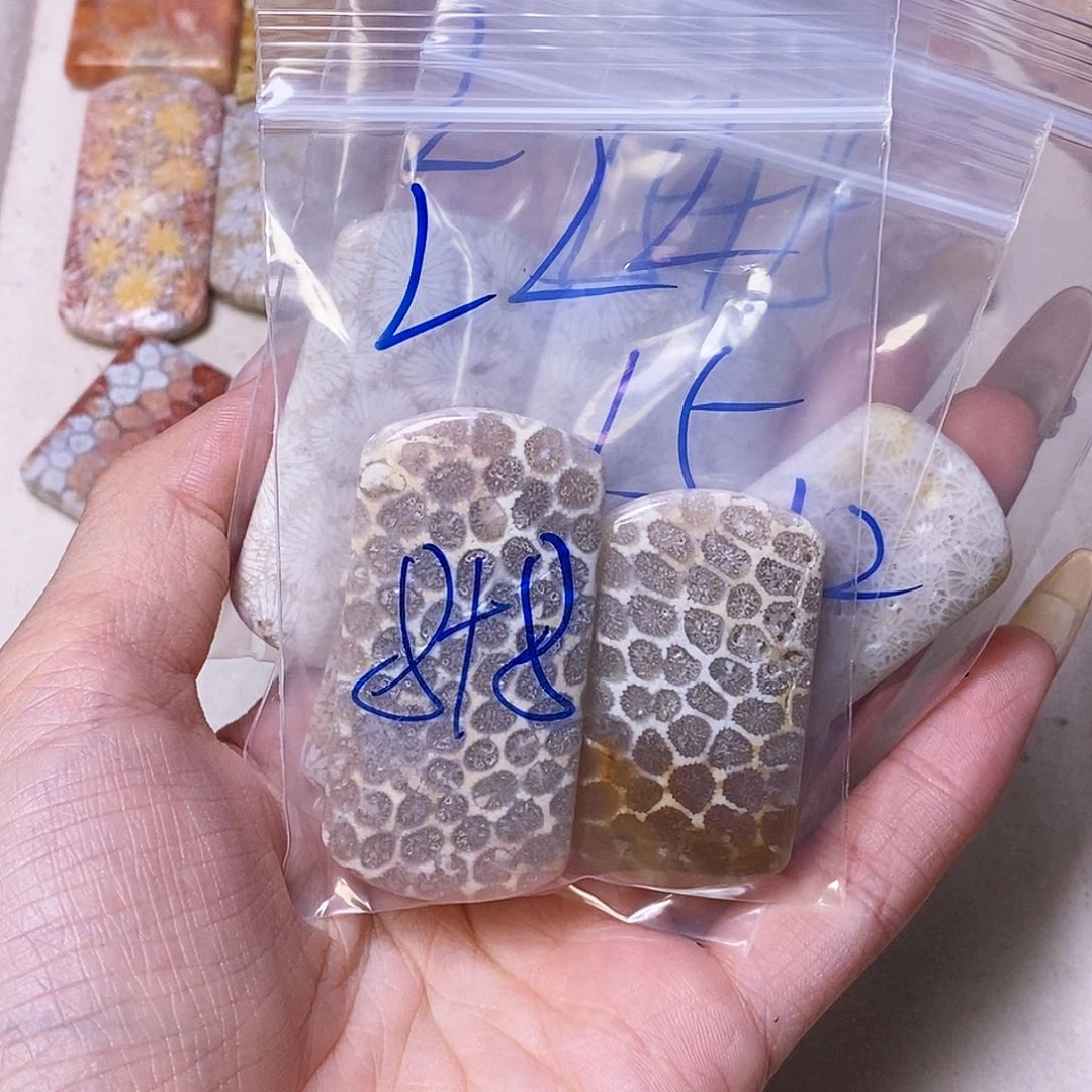 查罗石合金颈饰L****u