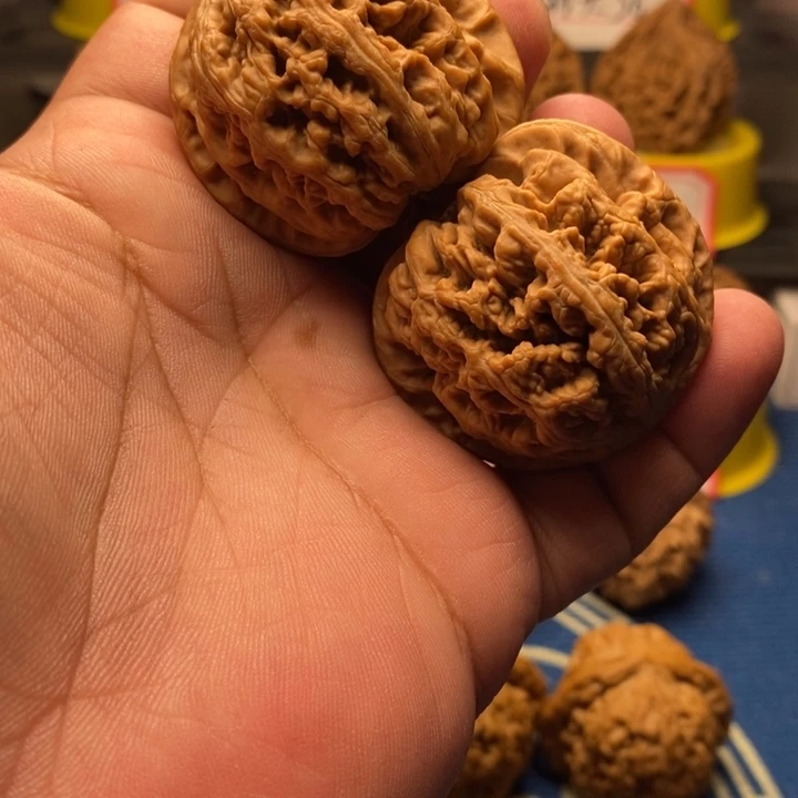 文玩核桃吊坠刮尖粗筋42