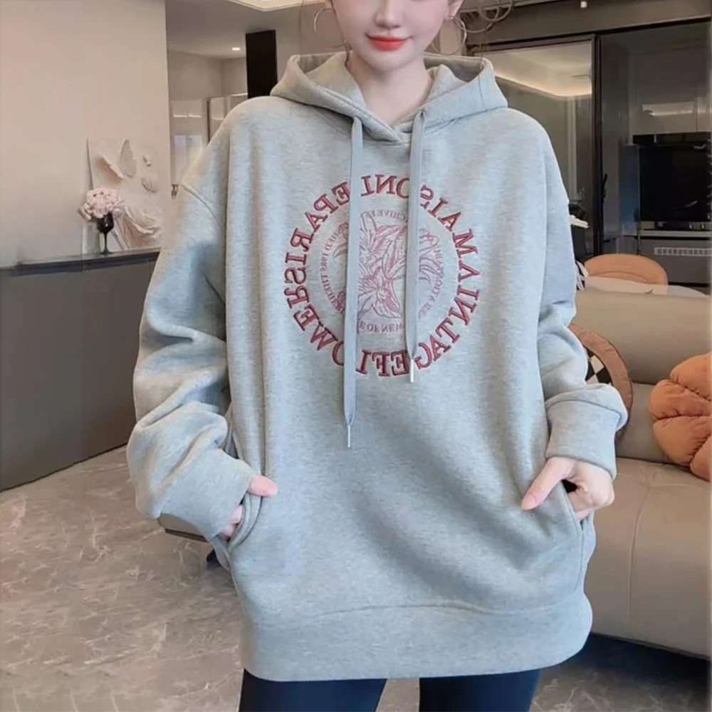 灰色刺绣印花连帽卫衣女士秋冬新款时尚减龄宽松显瘦加绒加厚上衣