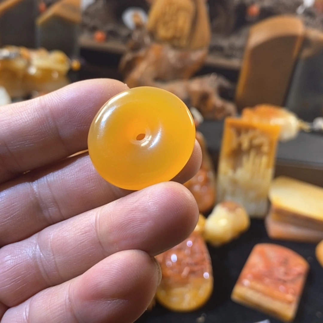 石英质玉（黄龙玉）未镶嵌挂件