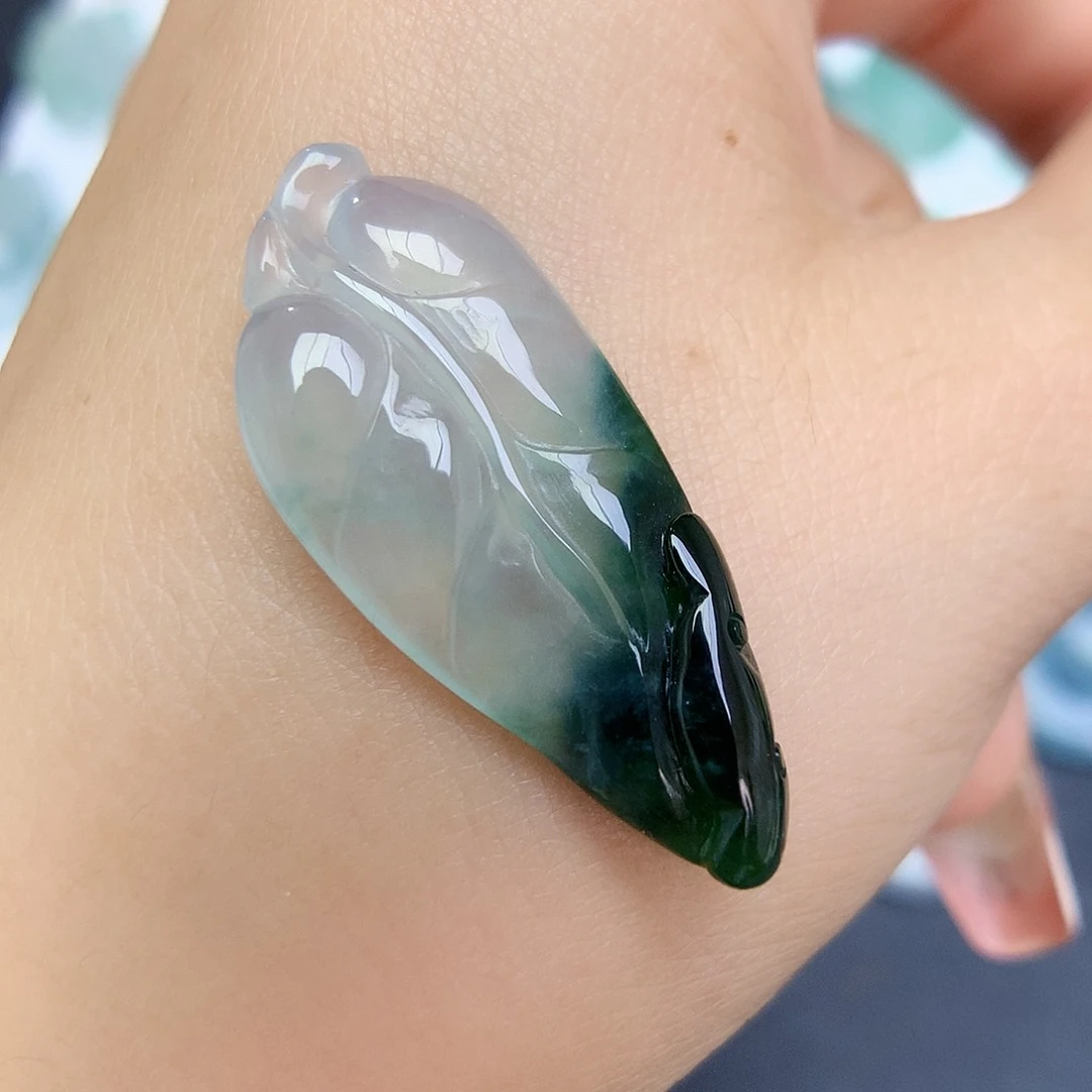 翡翠未镶嵌颈饰叶子