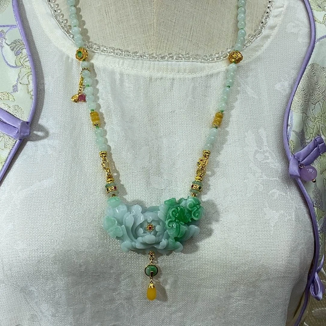 翡翠未镶嵌颈饰吊坠