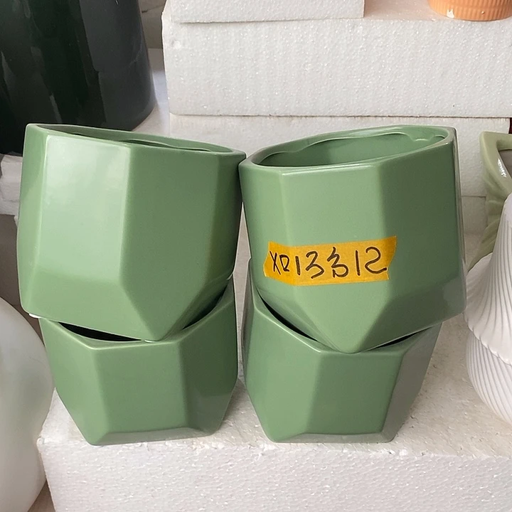 摆件陶盆有孔 瑕疵介意勿拍