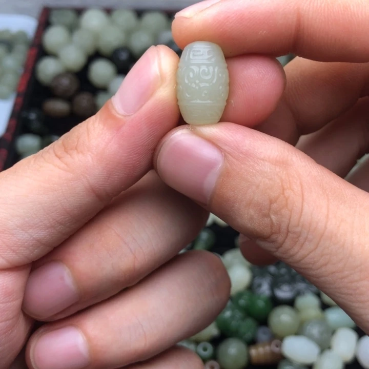 【闪购商品】和田玉未镶嵌颈饰慕*?