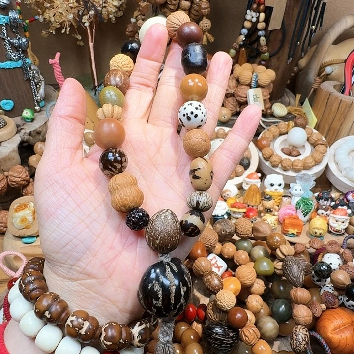 菩提吊坠曹**、菩提树是世界