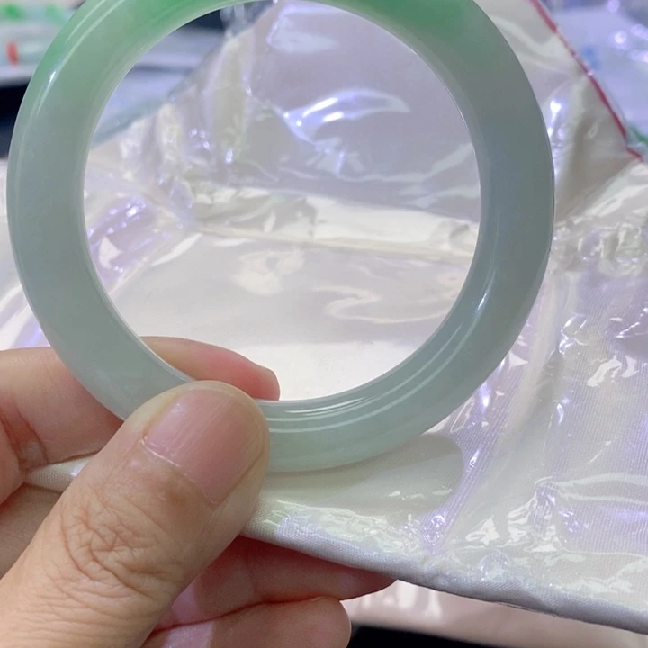 王***虑专拍链接，拍哪发哪个