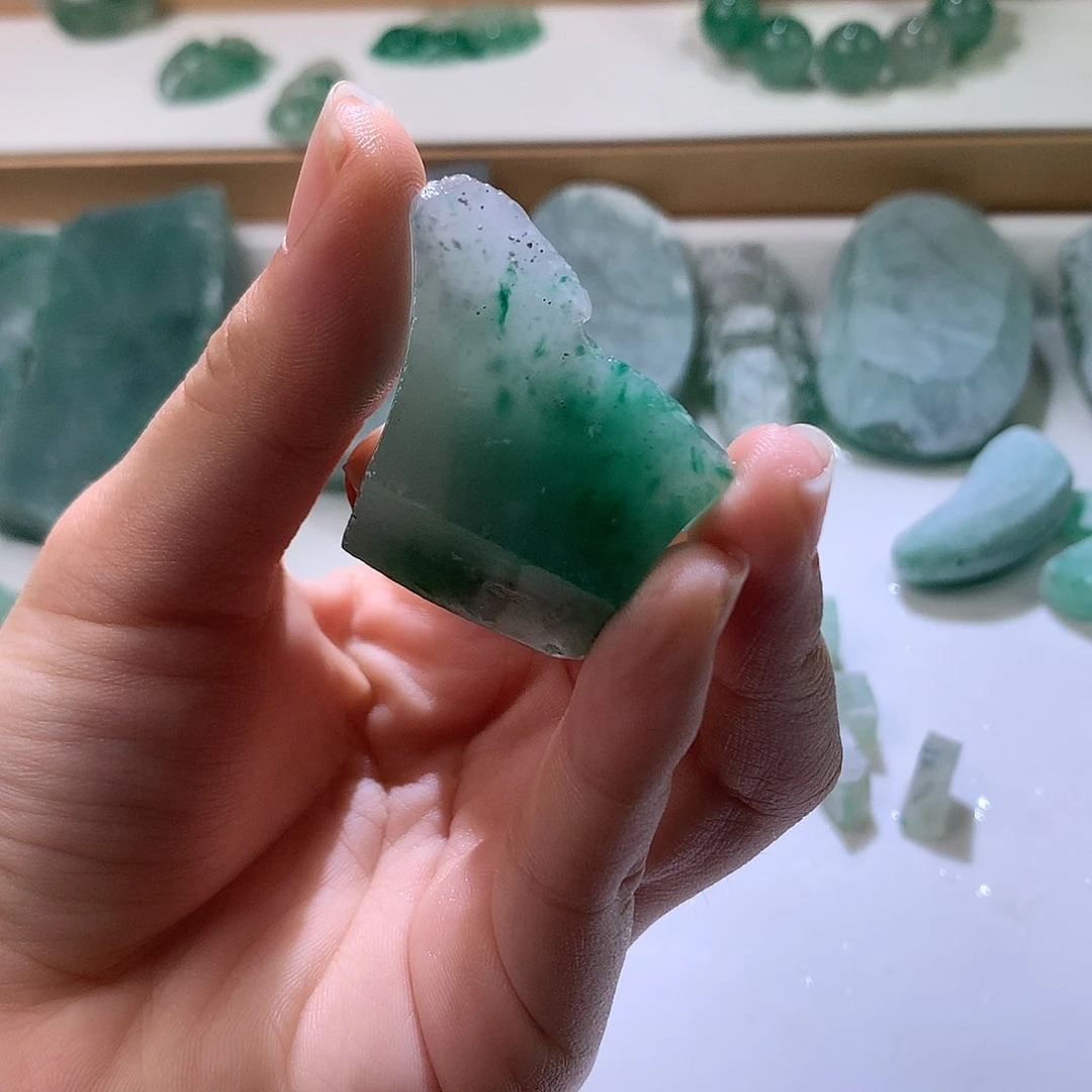 石英质玉未镶嵌珠宝半成品