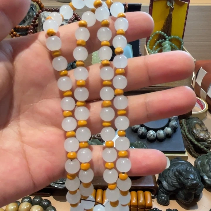 透闪石质玉未镶嵌珠宝奇石