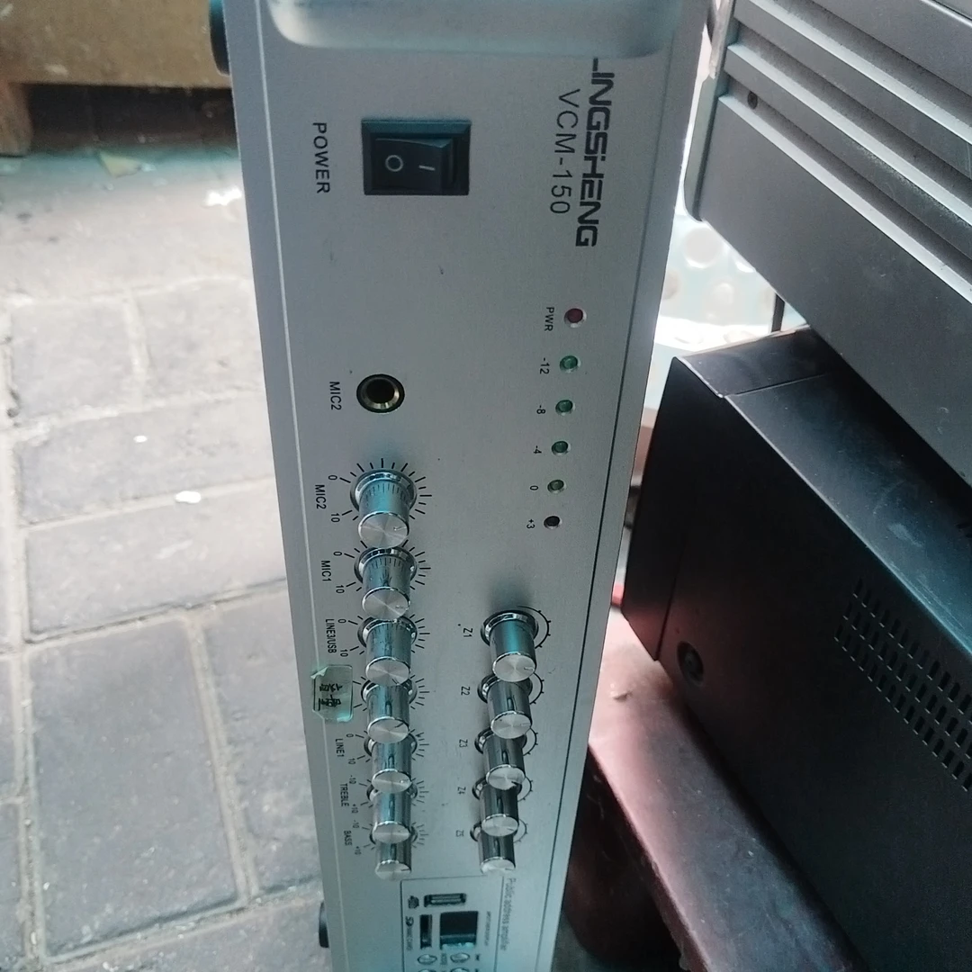 8新  定压功放一台，不包邮费不支持七天无理由退货