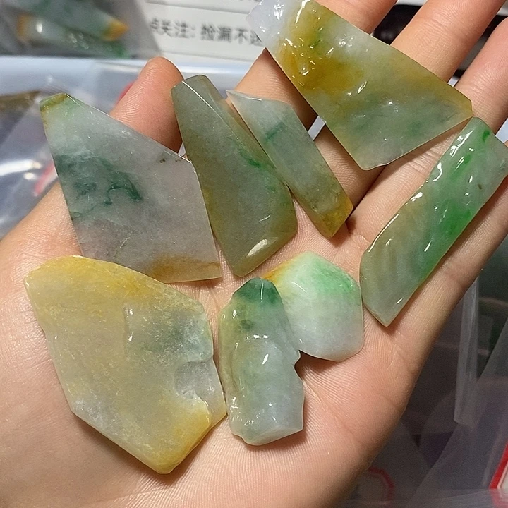 翡翠未镶嵌颈饰定制毛货