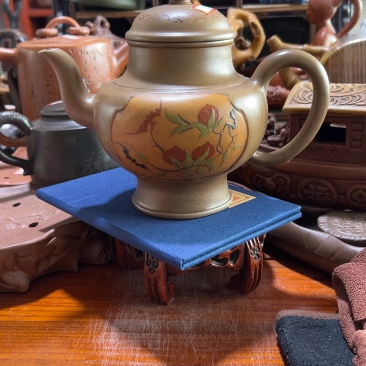 紫砂茶壶紫砂壶收藏起来吧