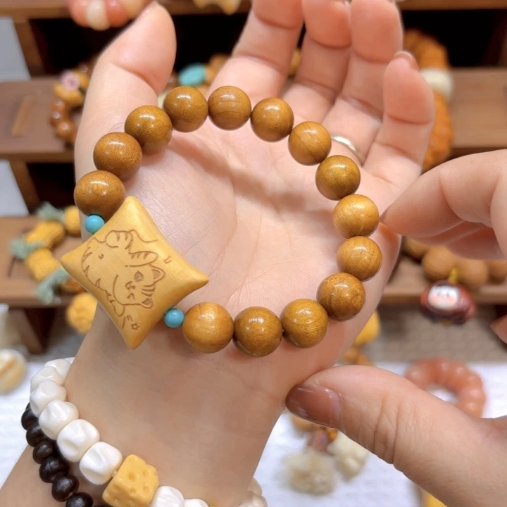 星月菩提手串金丝檀躺平猫