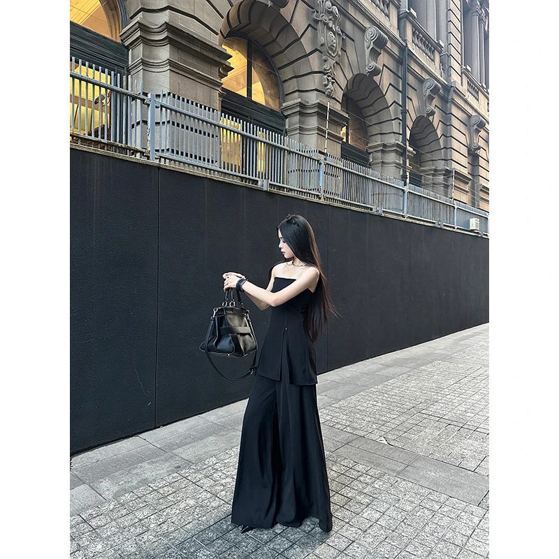 除于七“刚柔并济”黑色不规则慵懒抹胸背心通勤高腰休闲阔腿裤装