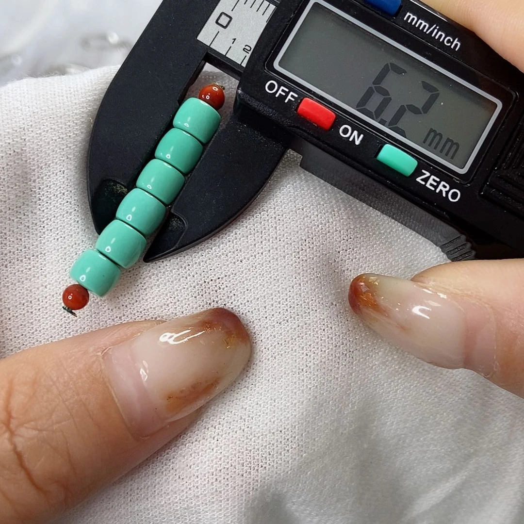 南红玛瑙未镶嵌珠宝奇石