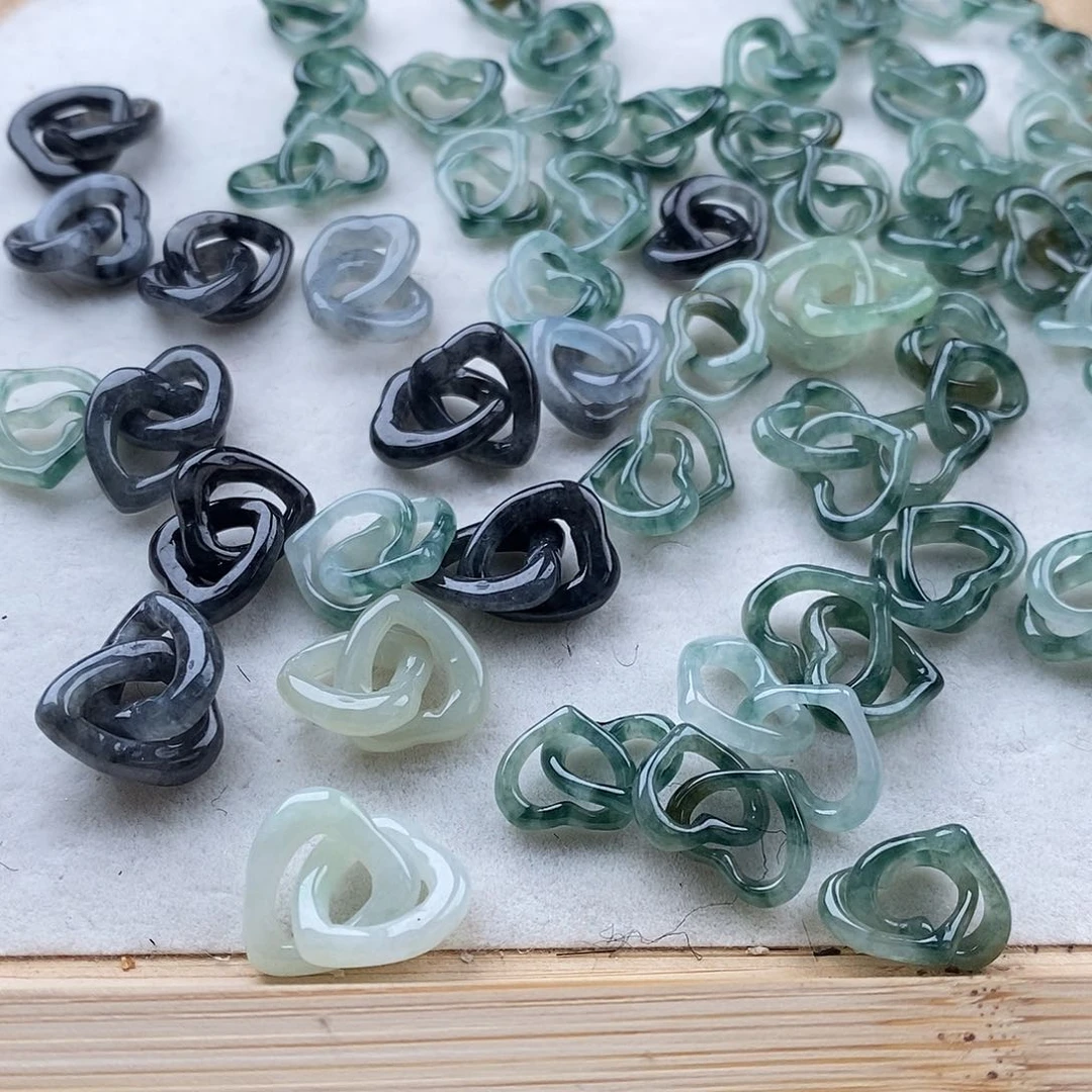 翡翠颈饰未镶嵌双环1个