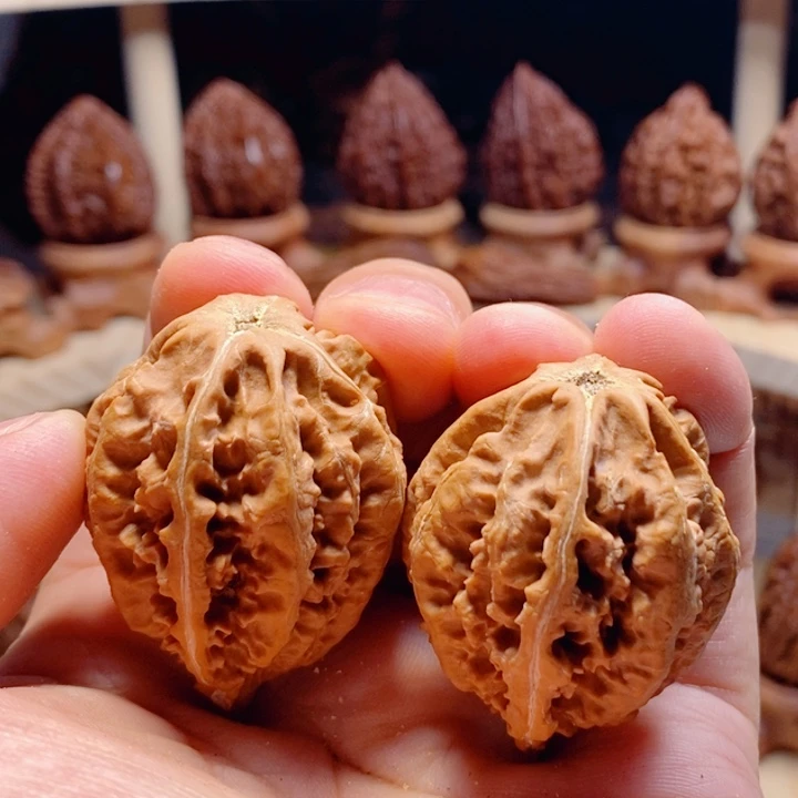 文玩核桃把件菊花锤