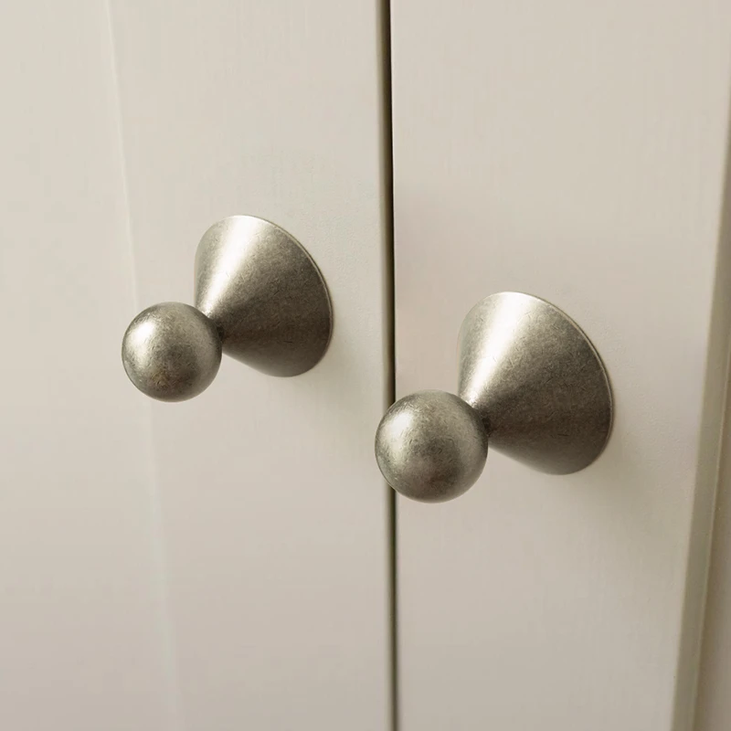 贝雷欧现代卡通小雪人衣柜拉手橱柜单孔柜门简约复古抽屉小拉手