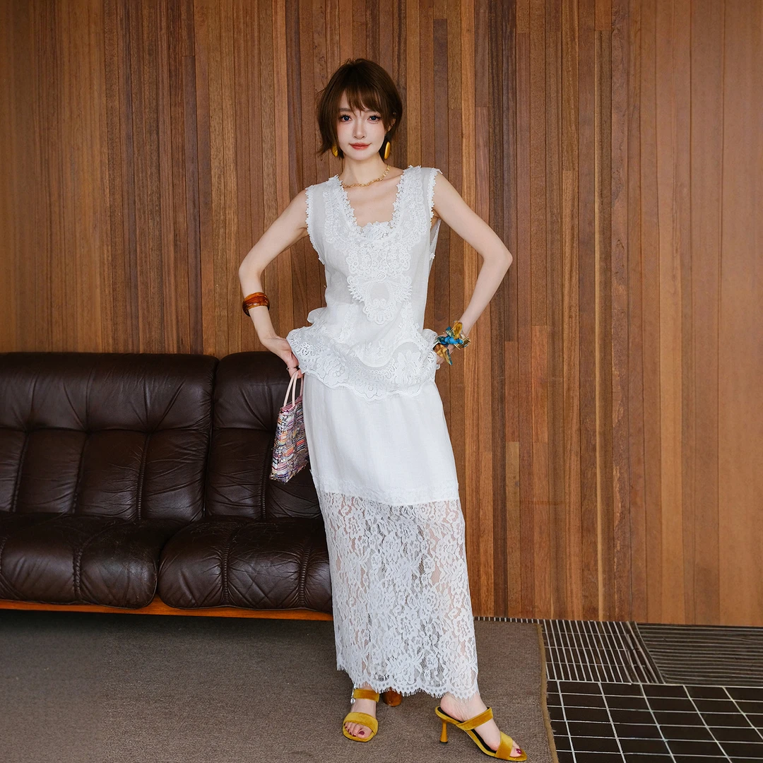 【现货】MIUCO方领蕾丝拼贴花纹无袖背心+直筒半身裙套装T9505S4410