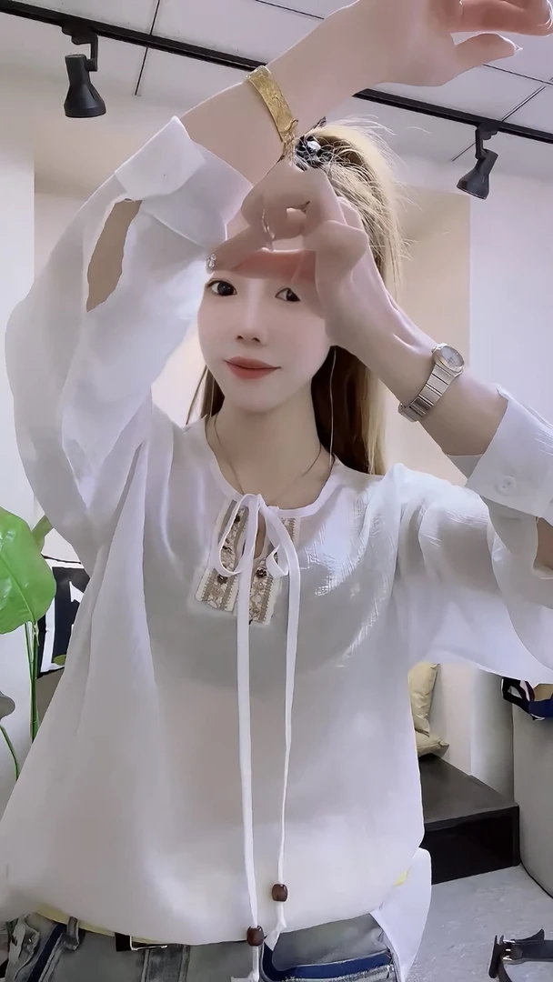 2025春季女圆领系带刺绣时尚减龄百搭套头衬衫上衣潮