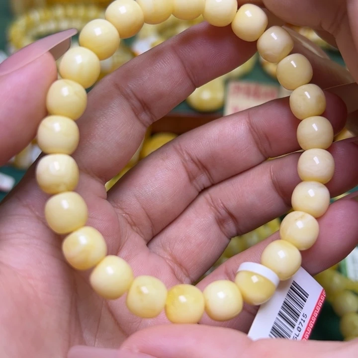 蜜蜡未镶嵌珠宝奇石
