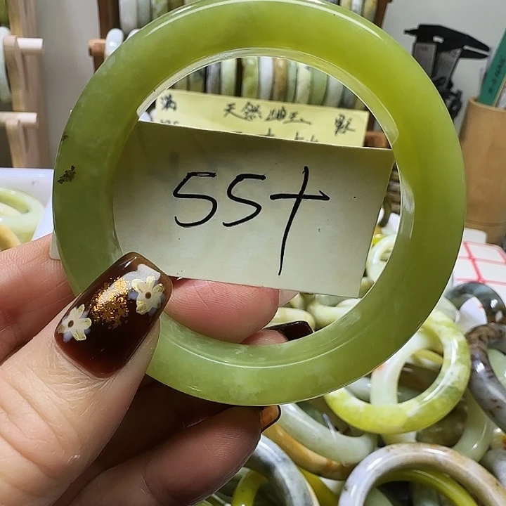 透闪石-蛇纹石玉未镶嵌手镯