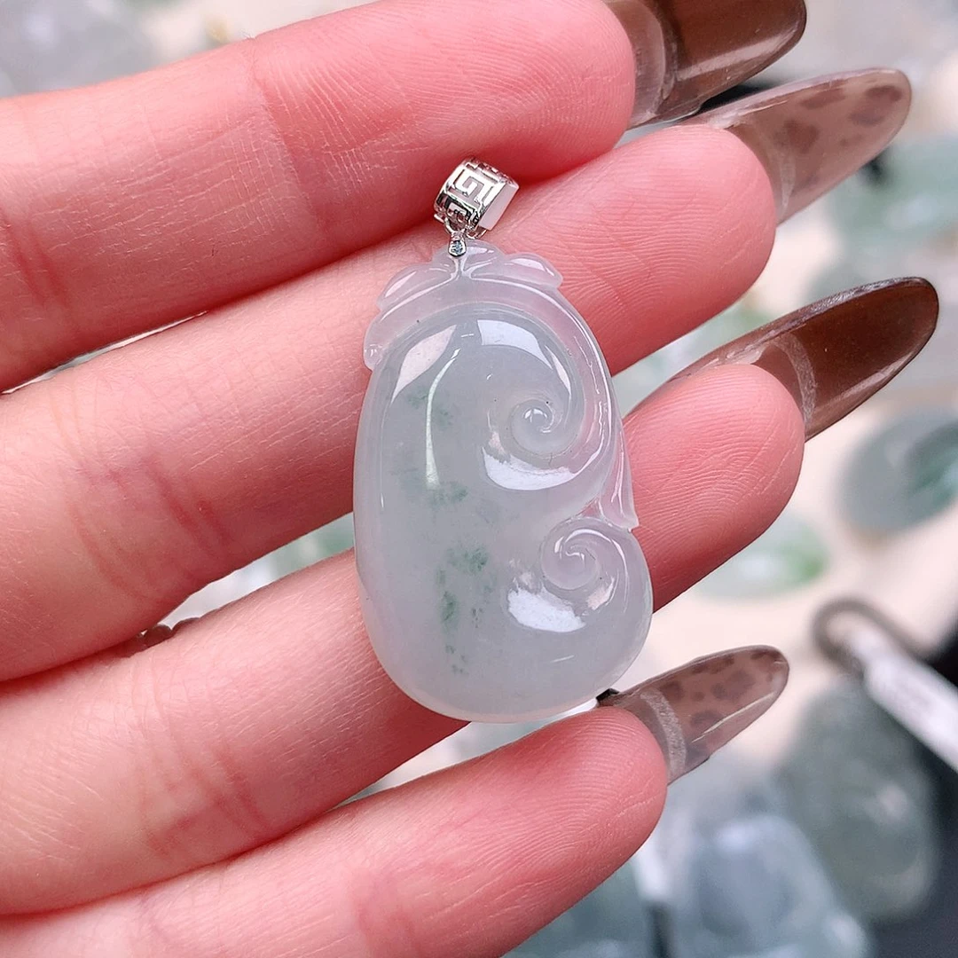 翡翠颈饰18K金镶嵌飘花如意34.5、28.6、17、4.5