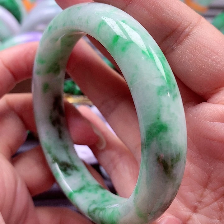 翡翠未镶嵌手镯翡翠