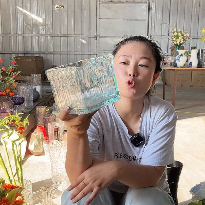 水晶花瓶浅蓝方缸