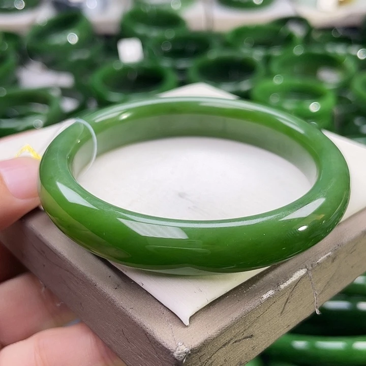未镶嵌手镯和田玉（碧玉）