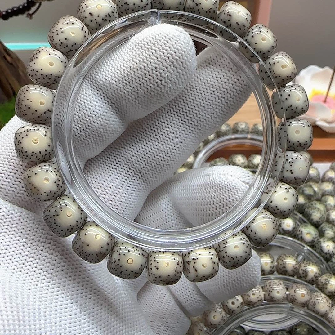 星月菩提吊坠卡10灰冰大眼