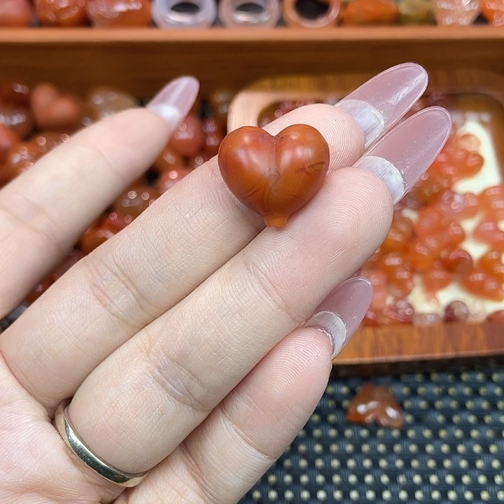 南红玛瑙未镶嵌颈饰屁桃
