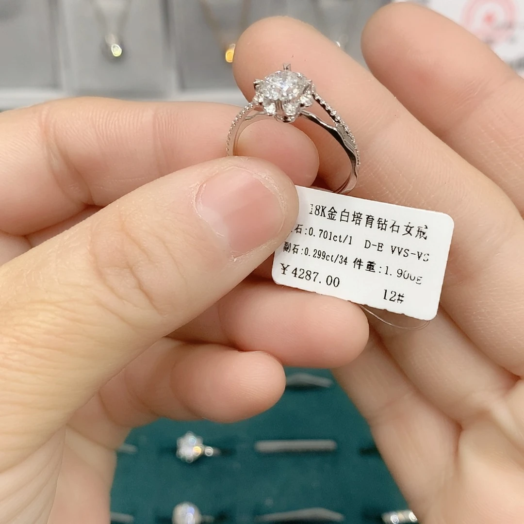 实验室培育钻石18K金镶嵌ᯤ****18k金培育钻